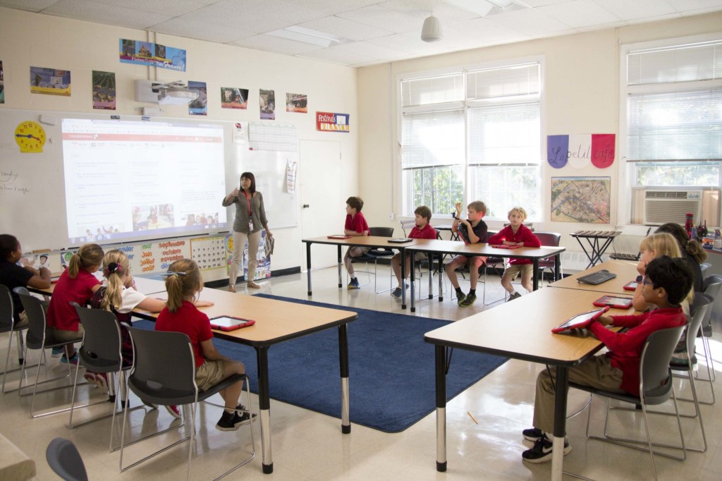Picture of: french classroom – Congressional School